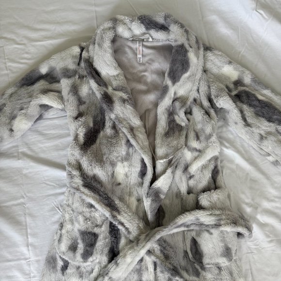Target Winter Home Long Robe - White/Grey - Picture 3 of 13